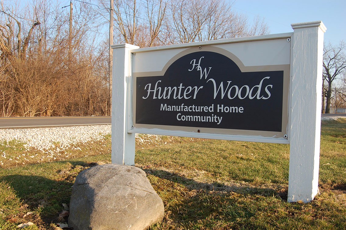 Hunter-Woods-Front-Sign